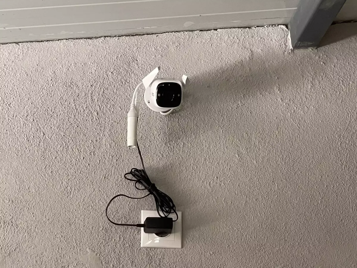 FOTO INSTALACIONES EXTERIORES CAMARA SEGURIDAD CRIADERO BULLDOG INGLES